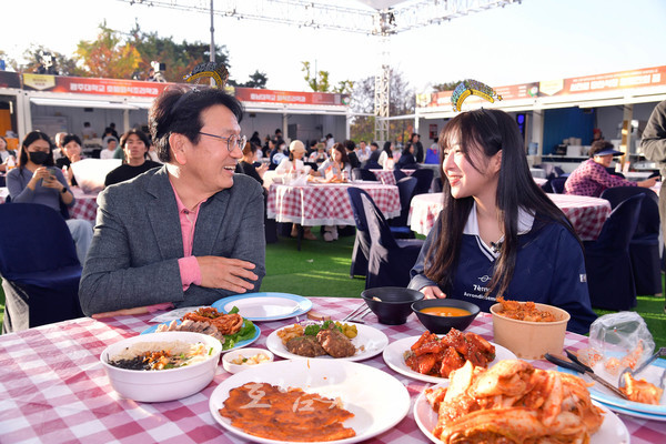  제30회 광주김치축제·푸드페스타 관람객 10만 여명 방문, 김치판매 4억2000만 원 기록 대흥행