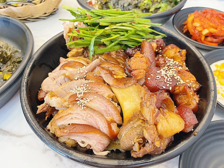  참숯과 솔방울이 베어 구운 기막힌 직화구이 원주 중앙동 맛집 “솔방울매운족발”