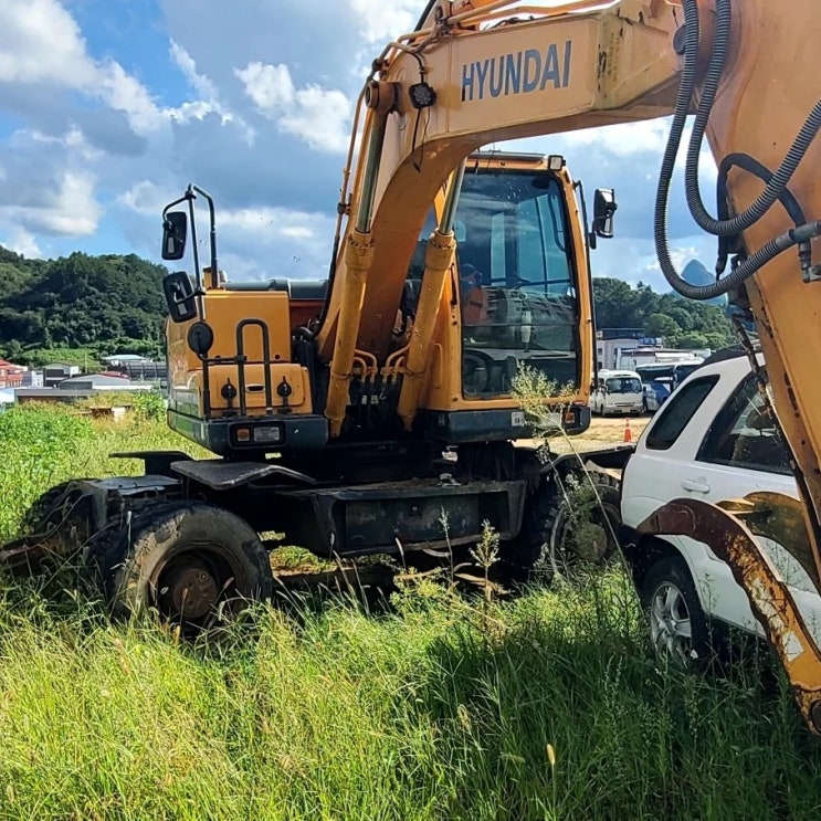 현대 R140W 2012년식 4000만원 판매합니다. 현대 R140W 2012년식 4000만원 판매합니다.