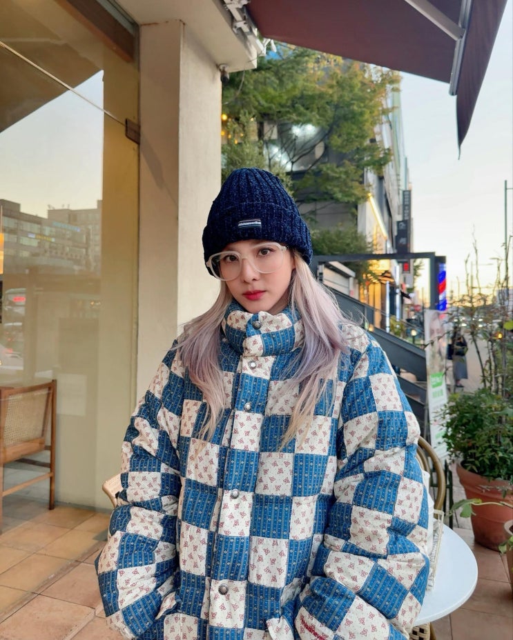 40대 산다라박 디스이즈네버댓 여성 패딩 여자 스트릿 패션 40대 산다라박 디스이즈네버댓 여성 패딩 여자 스트릿 패션