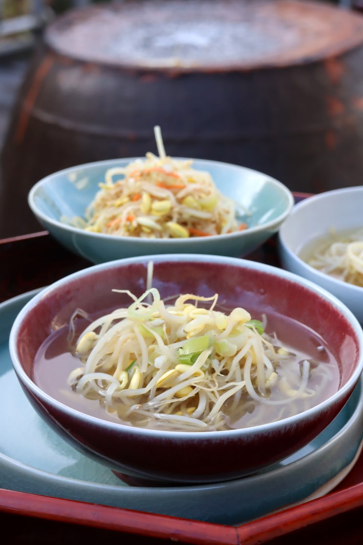 멸치육수콩나물국 <b>입동 아침</b>의 콩나물국과 콩나물무침