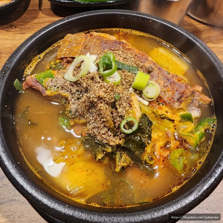  수원 아주대 새로생긴 유일한 감자탕집 감성뼈다귀 뼈해장국