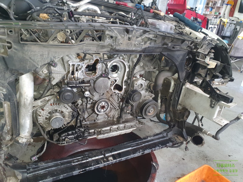 아우디 차량 냉각수 보충 경고등 터짐 점검