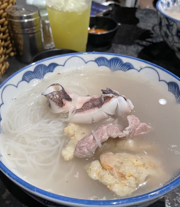  푸꾸옥 오징어 쌀국수 (KIEN XAY), 킹콩 마트 털기, 킹콩 마트 옆 과일 가게
