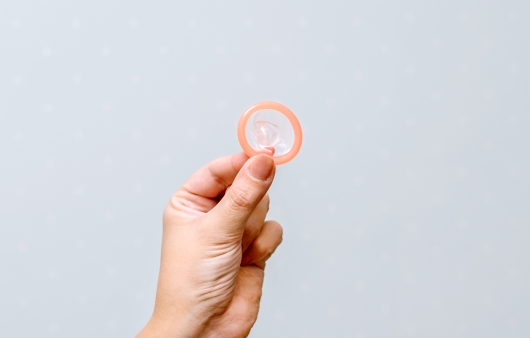 [인더파우치 Q&A] 콘돔 껴도 자궁경부암에 걸릴 수 있나요?