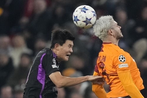 멀티골로 <b>UCL 16강</b> 진출 확정! <b>뮌헨</b> 화려한 축구에... 