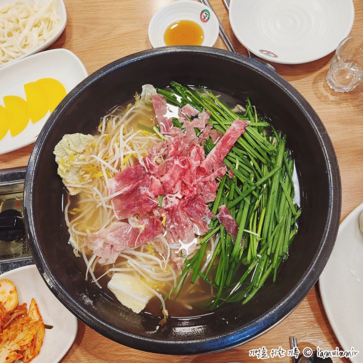 소주가 3천원 종로3가역 성경만두요리전문점 소주가 3천원 종로3가역 성경만두요리전문점