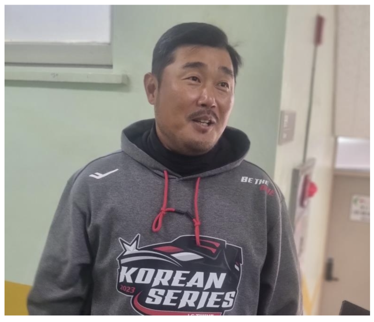  'SSG 감독설' 이호준 LG 코치 "사실 아냐…선수들과 KS 즐길 것"