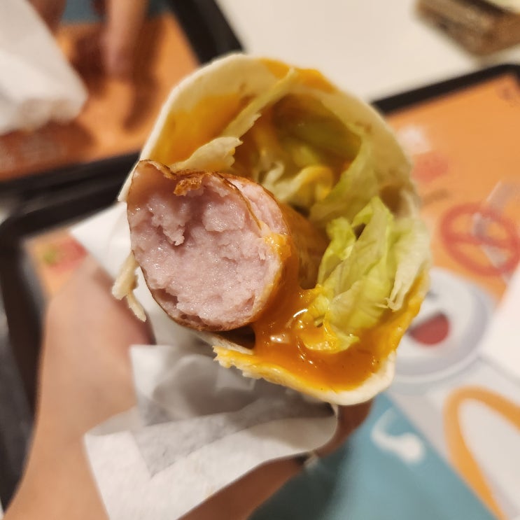  맥도날드 소세지 스낵랩 드디어 먹어본 그저 그런 후기