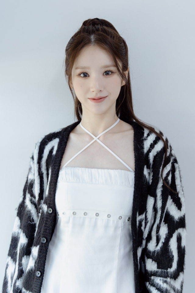 솔로로 돌아온 희진, "여전히 이달소로 불리면 좋아요" (+뮤뱅 출근룩) 솔로로 돌아온 희진, "여전히 이달소로 불리면 좋아요" (+뮤뱅 출근룩)