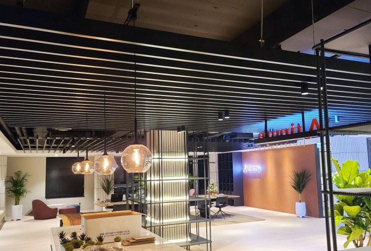  BAFFLE :: 노출천장 인테리어 스크린루버(Screen Louver) 시공 [강남 사무실 휴게실]