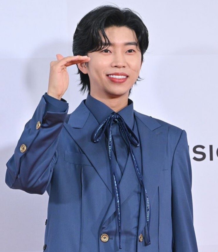 <실시간 핫이슈> 임영웅, 또 미담 터졌다! 장애인축구단에 방한복 선물 <실시간 핫이슈> 임영웅, 또 미담 터졌다! 장애인축구단에 방한복 선물