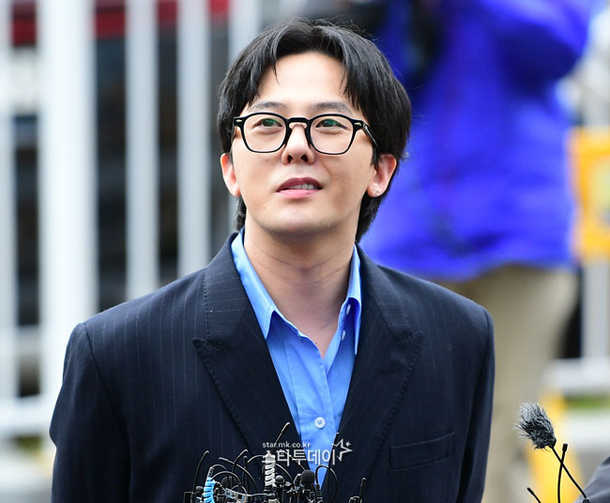 지드래곤 마약검사 머리 빼고 몸 전체 제모 후 경찰 출석 손톱 채취 정밀 감정 지드래곤 마약검사 머리 빼고 몸 전체 제모 후 경찰 출석 손톱 채취 정밀 감정