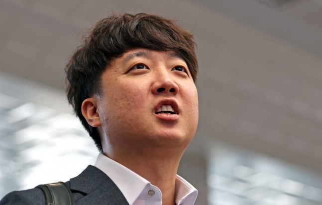 줄여보자”…<b>주 4일제</b> ‘실험 중’ / 민주, ‘<b>이재명</b> 수사검사... 