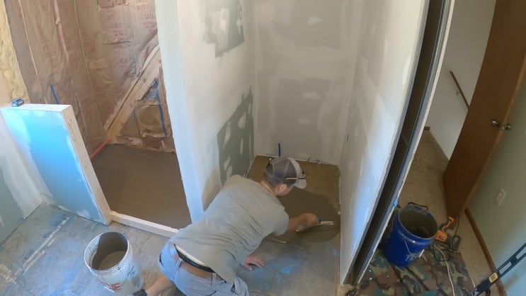 화장실 욕실 바닥 자동수평몰탈 DIY 셀프레벨링 시공 사례 화장실 욕실 바닥 자동수평몰탈 DIY 셀프레벨링 시공 사례