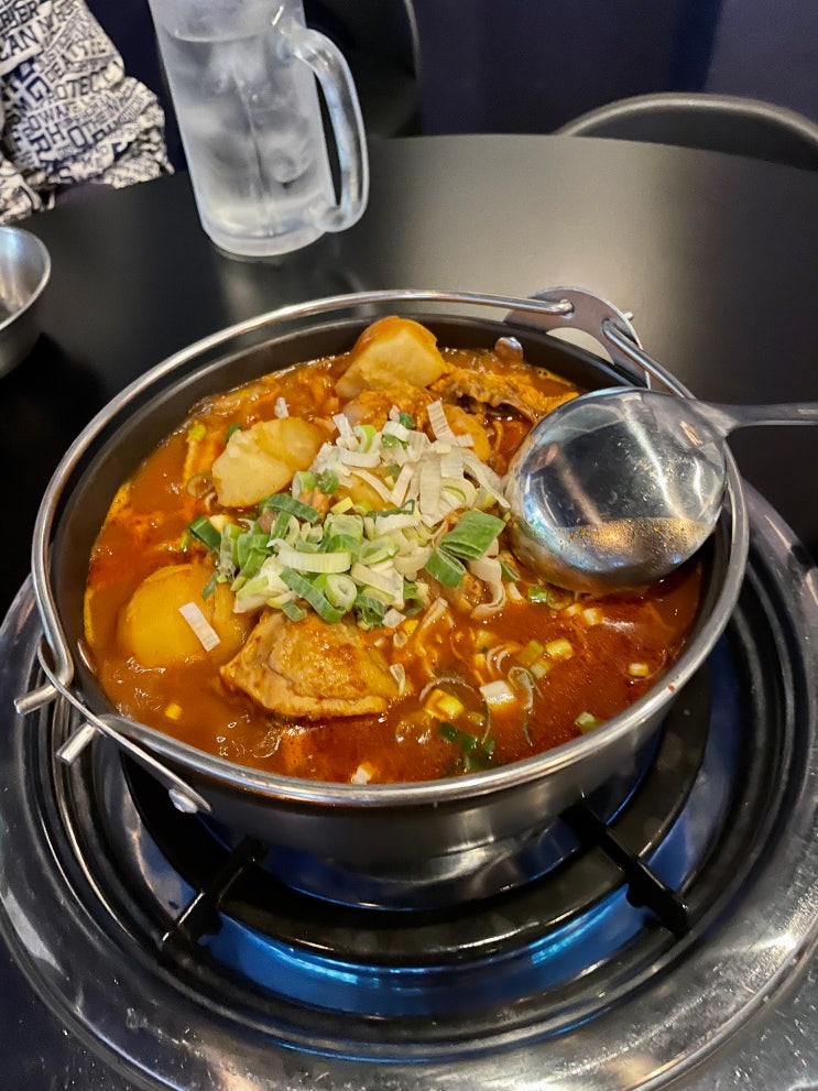 세대를 아우르는 편안한 술자리 퓨전포차 쌍용동 포차갬성 / 천안식후감