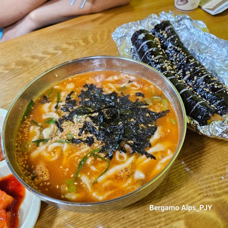 강릉 중앙시장 이화국수 착한 가격 가성비 갑 장칼국수 맛집