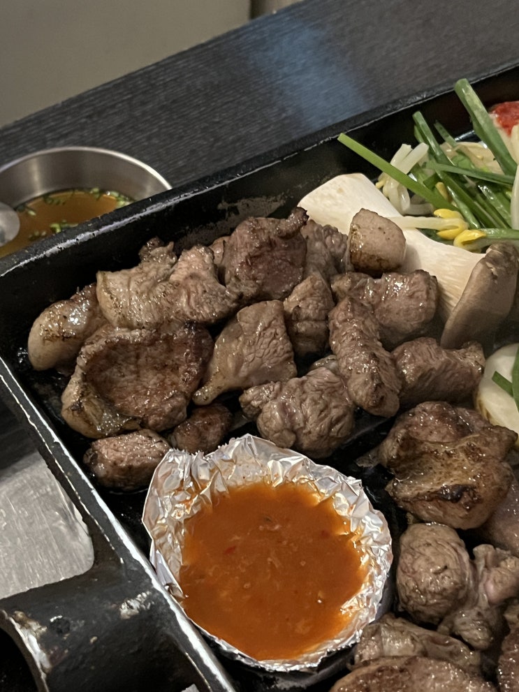  합정 삼겹살 목살이 정말 맛있는 불맛나게 구워주는 합정역 고기집 구워삶다합정점