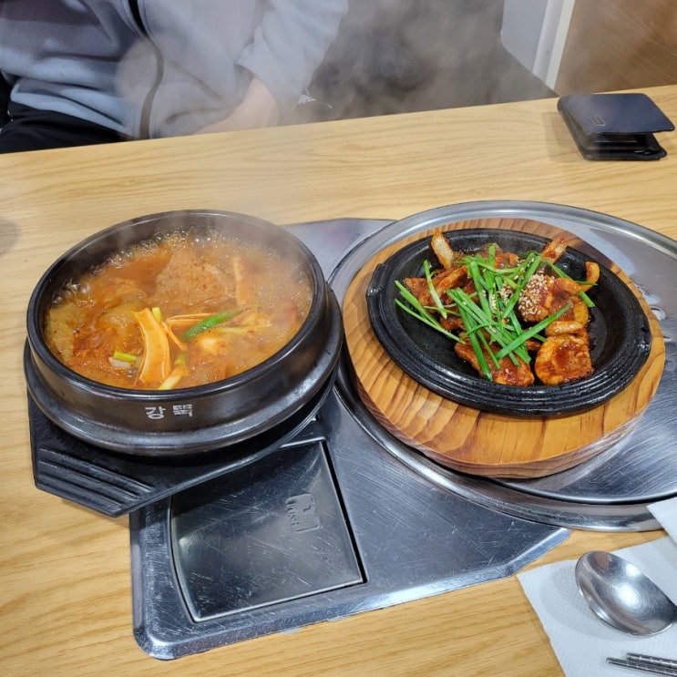  오리오리요 오리주물럭 묵은지돼지갈비찜 양재 포이사거리 오리요리 전문점