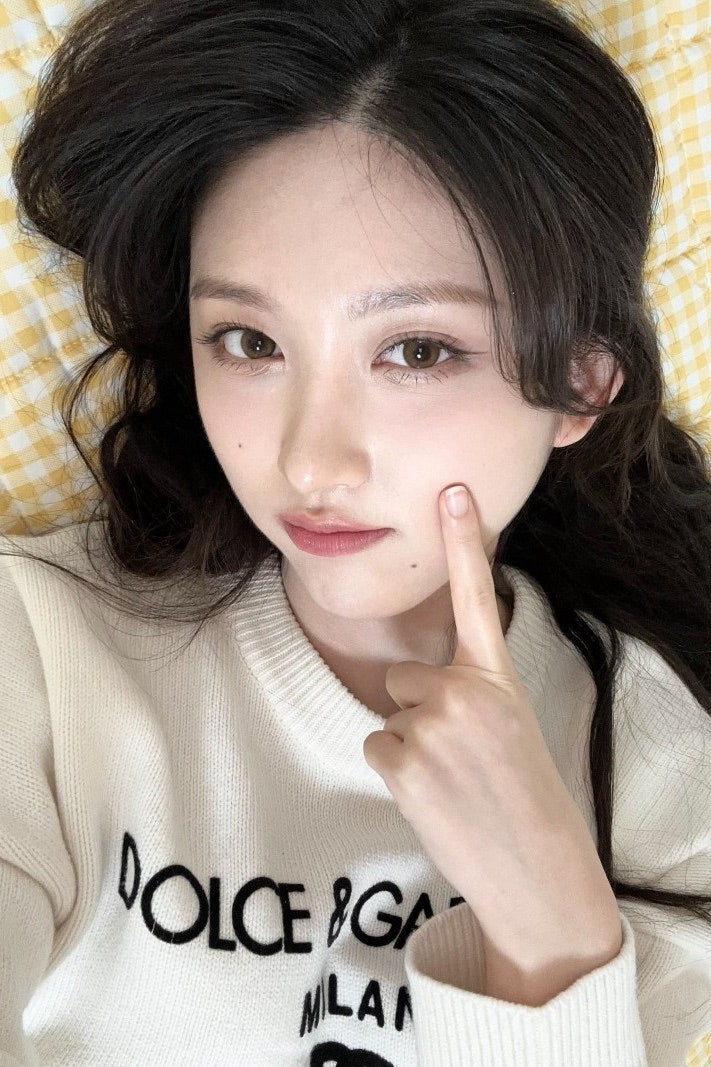 아이브 가을 공식트위터 공트 인스타 거울샷 여친짤 고화질프사 셀카 휴대폰 배경화면 사진 ....