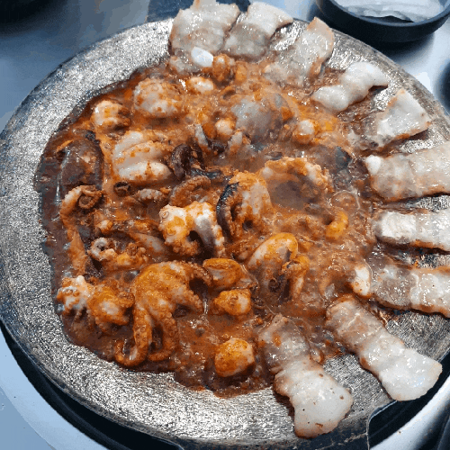  이수역 맛집 이수쭈꾸미에서 철판쭈꾸미삼겹 + 새란탕 + 치즈볶음밥