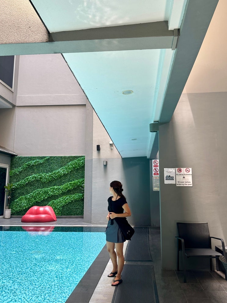  싱가포르 호텔 V Hotel 벤쿨렌 여행하기 좋은 역세권 수영장까지