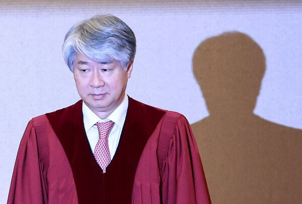 영향 없게 하겠다’...<b>이종석 헌법재판소장</b> 후보자, 서면 답변.