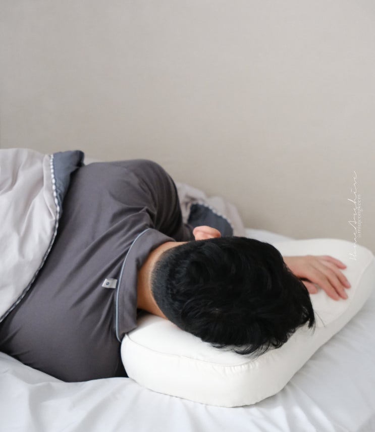 깃든 경추베개 옆으로 자는 베개 거북목 일자목 교정 효과까지