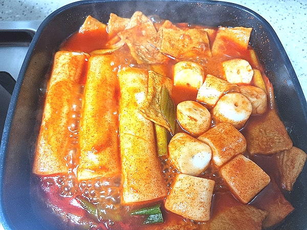 감자 옹심이로 만든 치즈옹볶이와 유명유튜버가 극찬한 현이네 1번가떡볶이 맛 비교