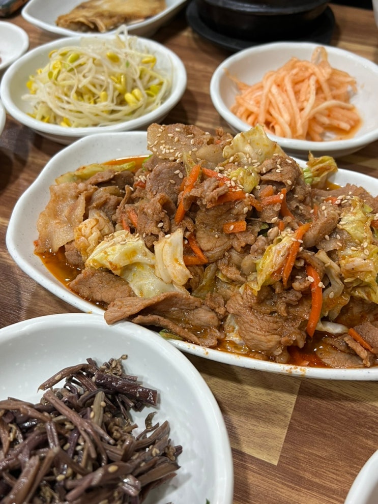  진해 석동 집밥 : 가성비 좋은 현지인 맛집 ‘돌리보리밥쌈밥’