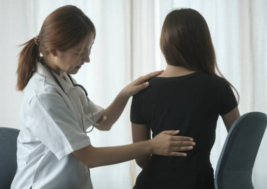 근골격계질환 증가 원인이 스마트폰?...보험금 지급도 매우 가팔라 근골격계질환 증가 원인이 스마트폰?...보험금 지급도 매우 가팔라