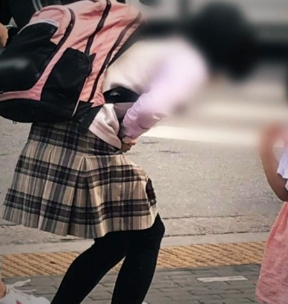 여장남자 교복 입는 남자 3년째 그짓 제보 궁금한이야기Y 여장남자 교복 입는 남자 3년째 그짓 제보 궁금한이야기Y