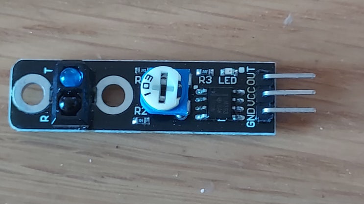  라즈베리파이 피코보드에서 Line Trackig Sensor 모듈 소개와 원리
