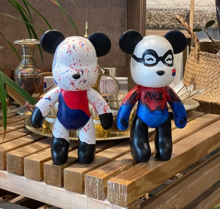 [평택/송탄 라효카페] 실내 이색 데이트 공방 추천_DIY 베어브릭 23년 8월 작품전(1)