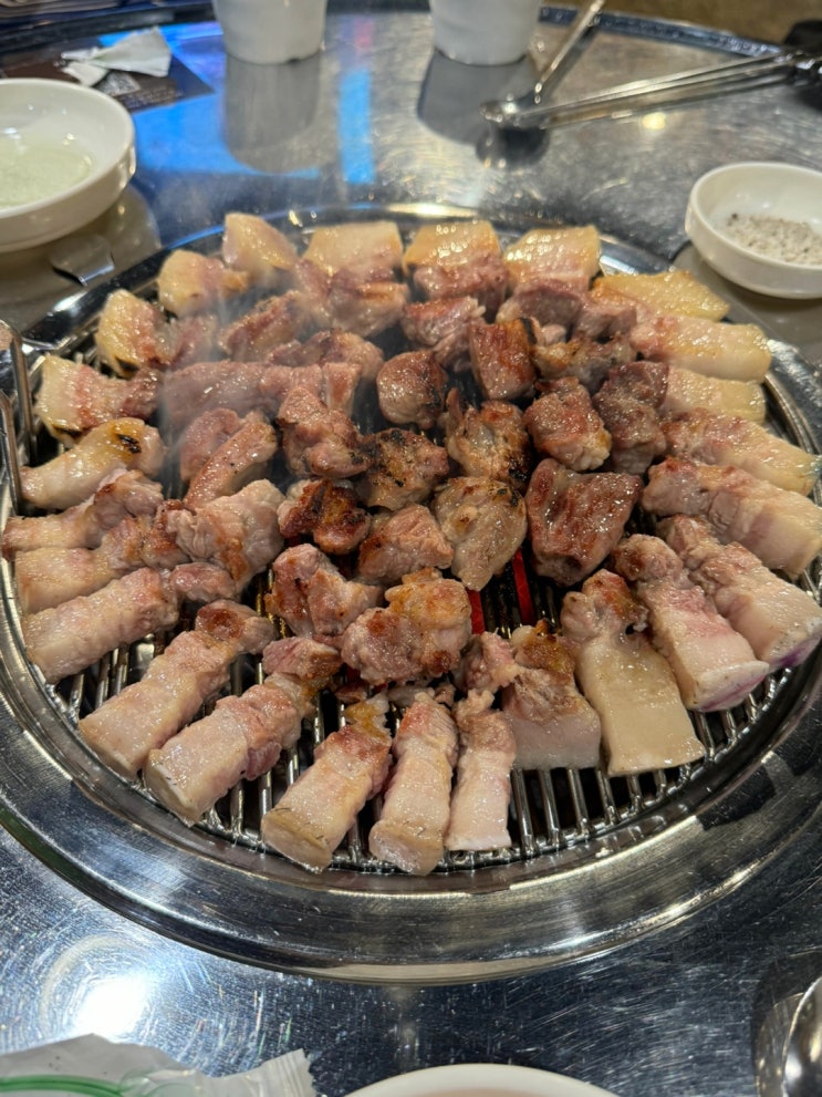  대구 이천동 맛집 미팔군식당 푸짐한 남구 흑돼지 삼겹살 고기집