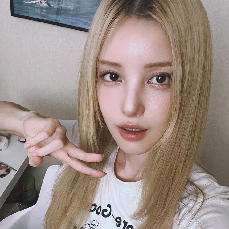 "이랬는데" 유튜버 유깻잎, 안면 윤곽 성형 전후 차이 공개..."예뻤는데 더 예뻐졌네" "이랬는데" 유튜버 유깻잎, 안면 윤곽 성형 전후 차이 공개..."예뻤는데 더 예뻐졌네"
