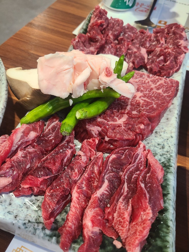  부산 동구 범일동 맛집 범일역 근처 육즙이 가득한 소고기 더금송