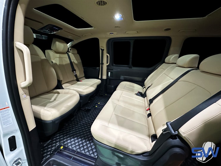  스타리아 투어러 11인승 8인승 차박 개조 회전 시트로 넓고 다양한 차박 캠핑