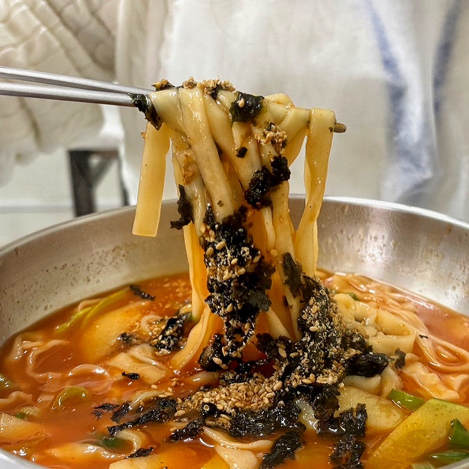  강릉 노암동 맛집, 현지인이 추천하는 장칼국수 강남칼국수(+ 위에서 찍는 인생네컷 포토스트릿)