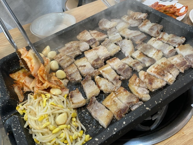  홍대입구 옛날 삼겹살 맛집 황금복돼지 K-BBQ 제대로 즐기기