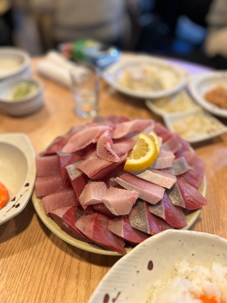  홍대 연남동 대방어 맛집 '바다회사랑' / 주중 평일 저녁 웨이팅, 대방어부터 돌멍게까지