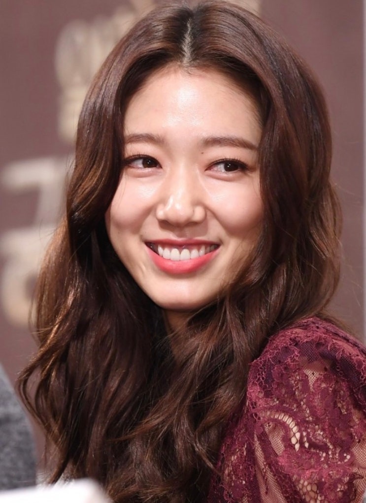 여자배우 <b>박신혜</b>