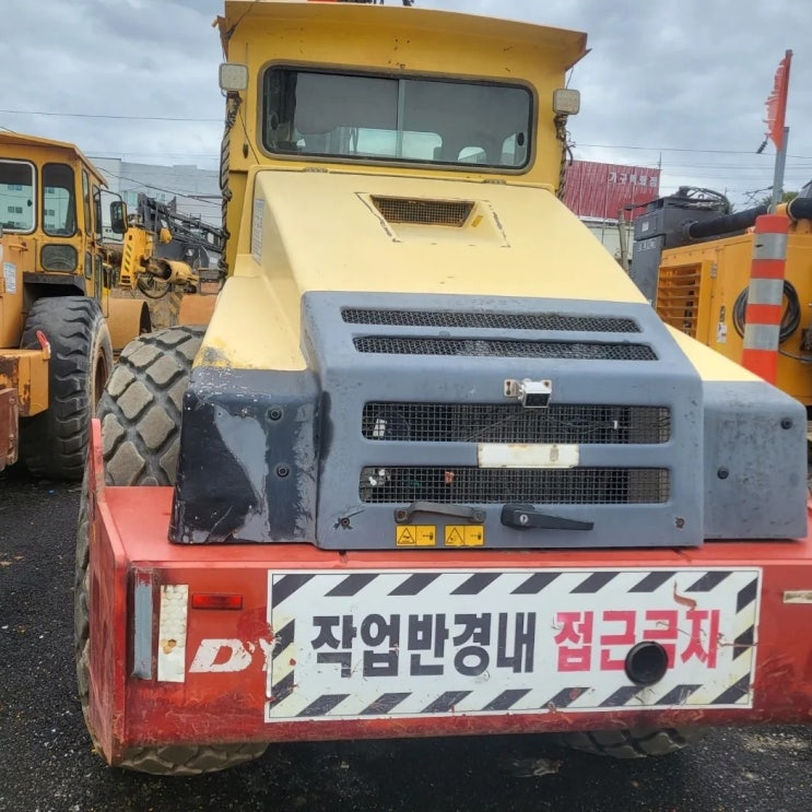 DYNAPAC CA252D 2013년식 7000만원 판매합니다. DYNAPAC CA252D 2013년식 7000만원 판매합니다.