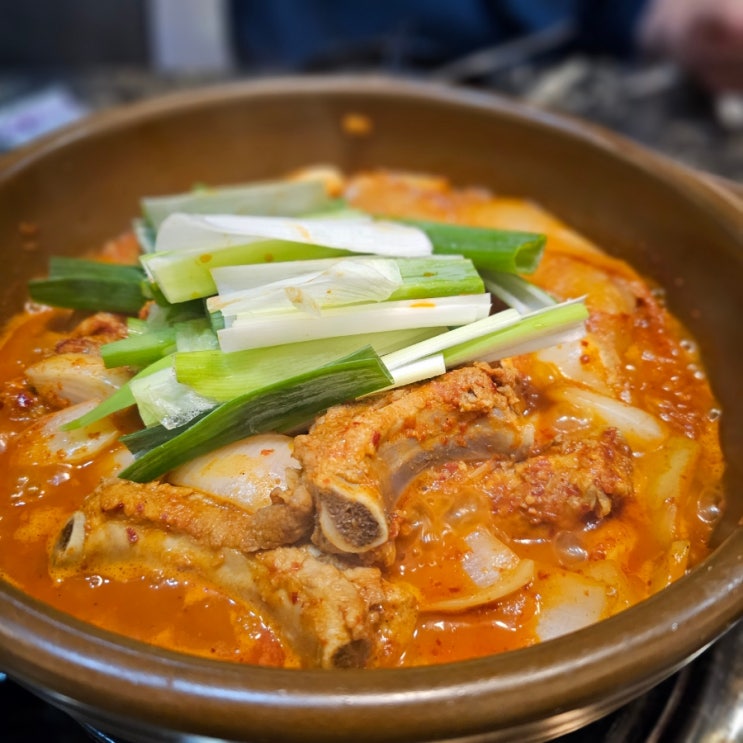  윤가네 오리구이, 등갈비김치찜도 맛집이네