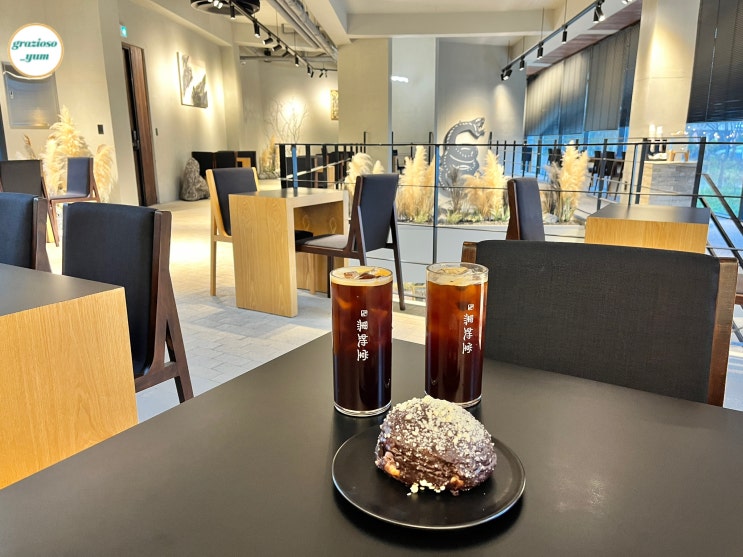 파주 헤이리카페 흑사당* 내돈내산 달달 촉촉한 초코크럼블 도넛/ 디저트 선물포장 파주 헤이리카페 흑사당* 내돈내산 달달 촉촉한 초코크럼블 도넛/ 디저트 선물포장