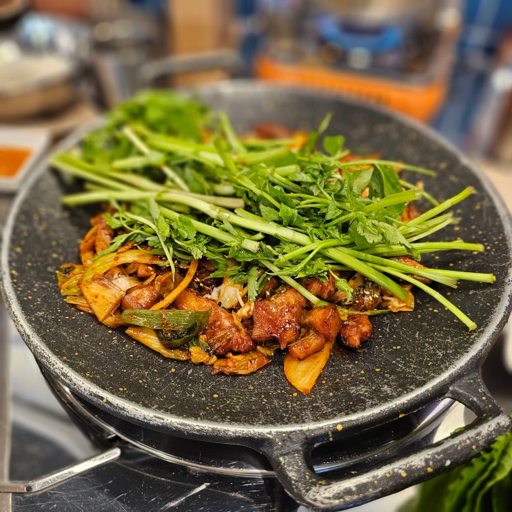 [선유도역맛집] 한국인들의 소울푸드 돼지고기와 김치 조합 《삼산회관》