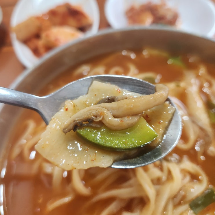 뜨끈한 칼국수와 수제비가 맛있는 중화동 맛집 '수제비이야기'