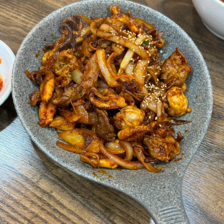  [오삼볶음집] 여의도 샛강 불향이 솔솔~ 여의도 직장인 점심 성지 쭈삼볶음 맛집 회돈내먹!