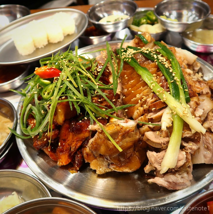  용봉동 족발 맛집 완미족발 온족 불족 반반 한상 후기