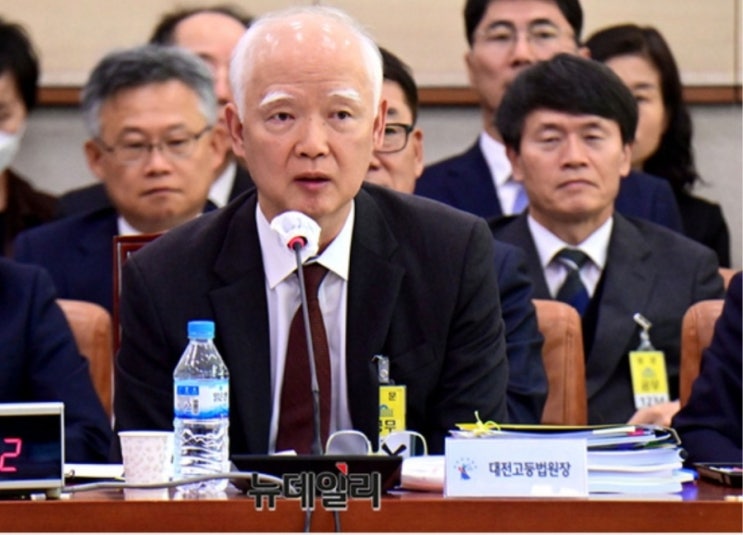 <b>헌법재판관 후보자</b>에 <b>정형식</b> 대전고법원장 지명. 잘 한 조처... 